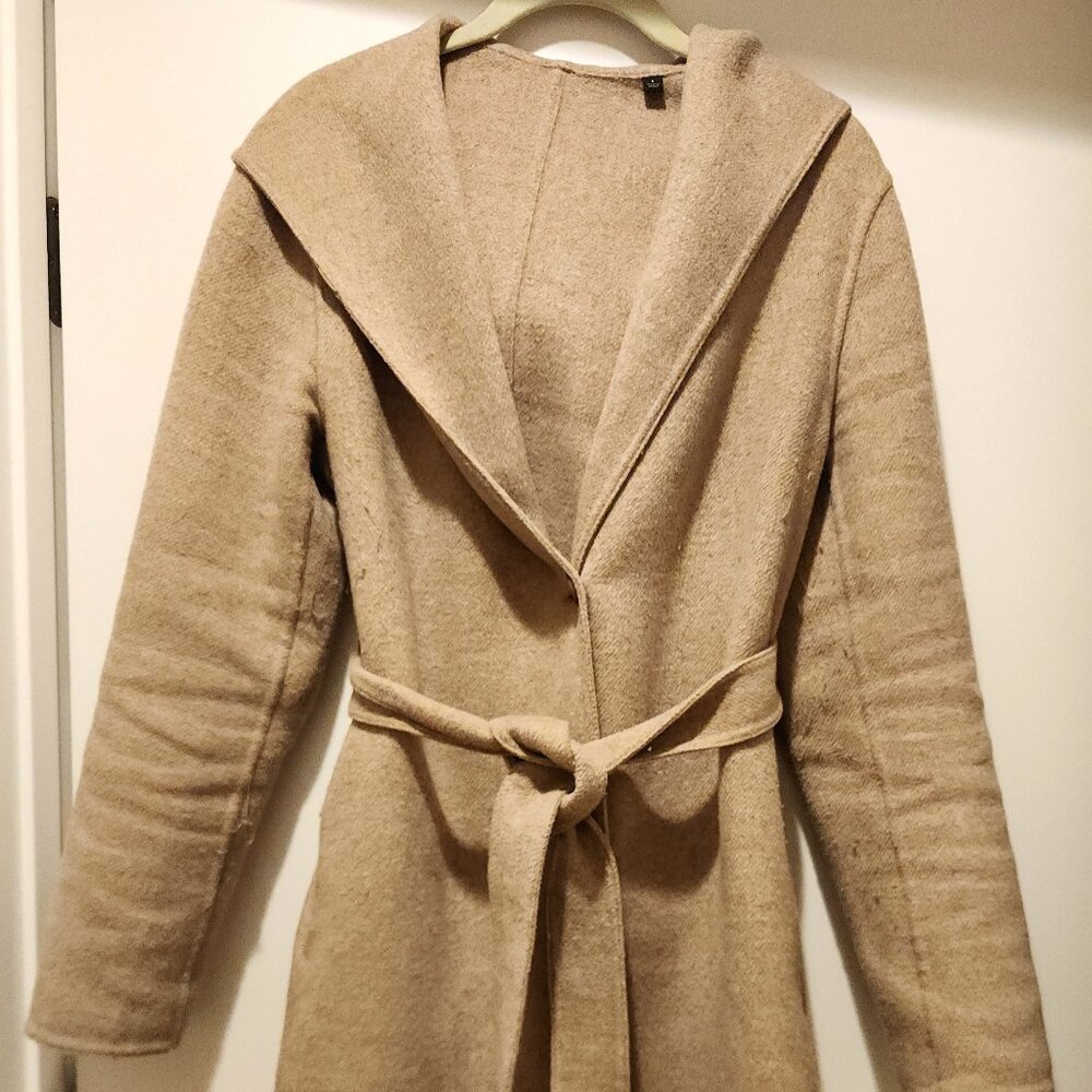 Camel jacket with hood